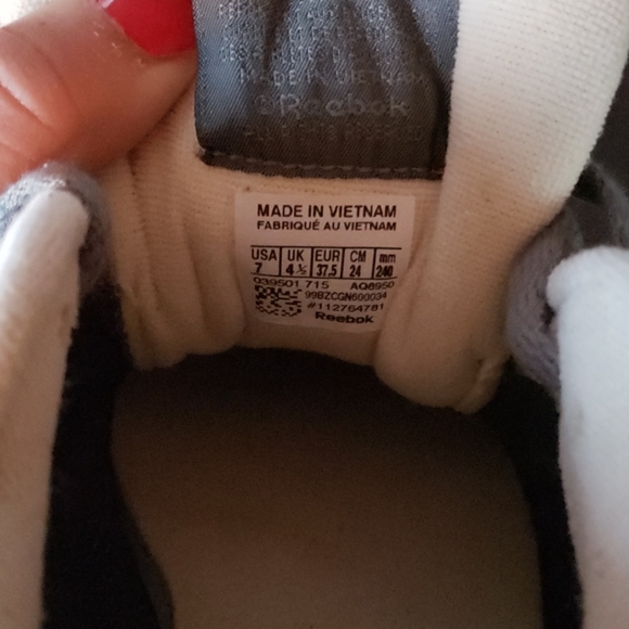 Women's Reebok Classics - Picture 7 of 7